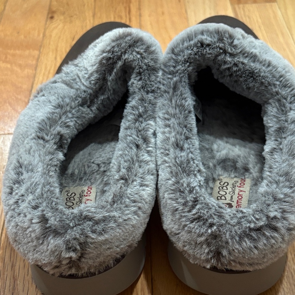 NWOT Bobs For Skechers Chocolate Faux Fur Slippers - Picture 7 of 9